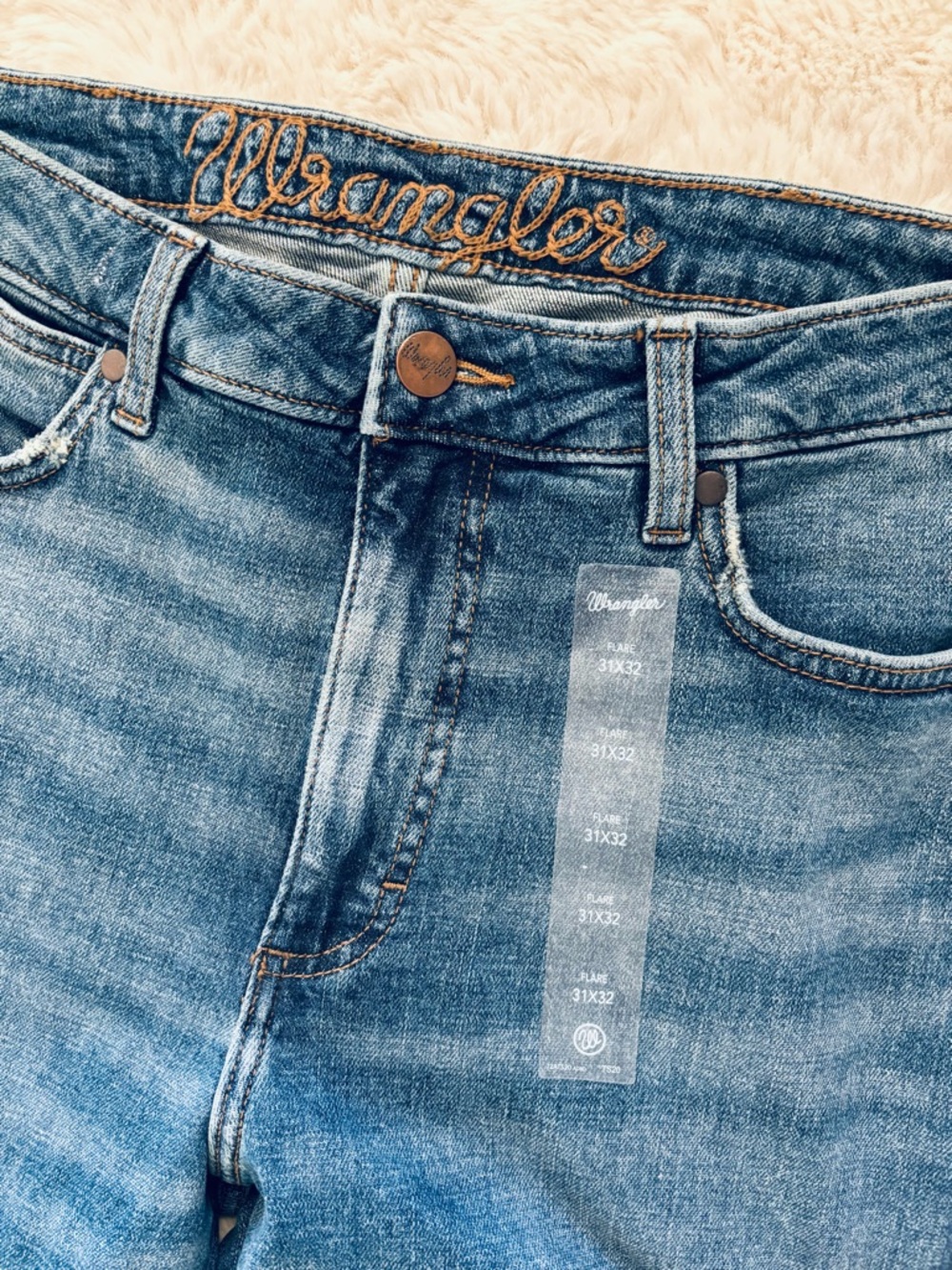NWT Wrangler Retro Premium High-Rise Trumpet Flare Blue Jeans Size: 31x32 - Picture 4 of 5
